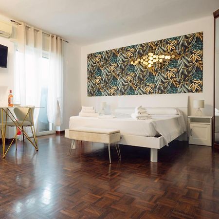 Bari Central Suite - Central Apartment With Sea View - Bari Esterno foto